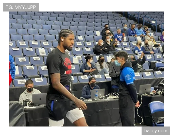 保罗乔治球场上稳得一批，朋友圈却全是豪车美食，这人设裂开了吧？